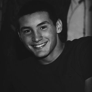 Meet your Posher, Derrick